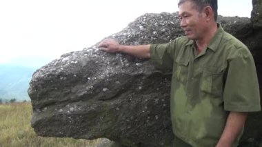 20 Kasım 2024, Haiduong, Vietnam. Bunlar tıptan anlayan adamlar. Onlar şifalı bitkiler.