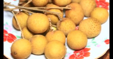Tabaktaki longan