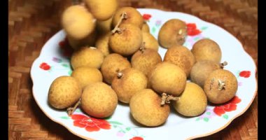 Tabaktaki longan