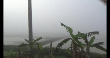 Sis alanı kaplıyor.