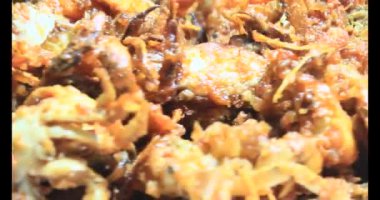 Tabakta kızartılmış yengeç