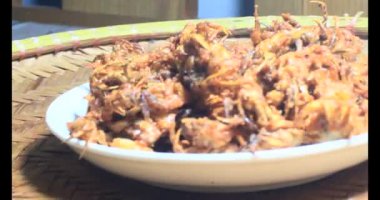 Tabakta kızartılmış yengeç