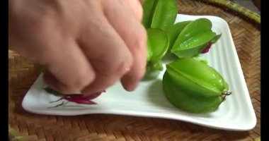 Tabakta yıldız meyvesi