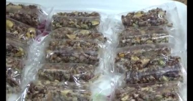 tabakta yer fıstığı şekeri