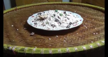 Tabaktaki mısır gevreği