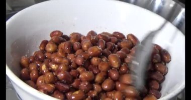 Tuzlu kavrulmuş fıstık.