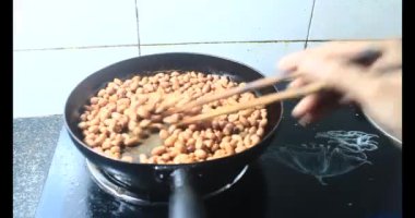 Tuzlu kavrulmuş fıstık.
