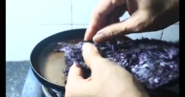 Baharatlı deniz yosunu pişir