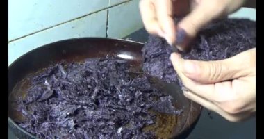 Baharatlı deniz yosunu pişir
