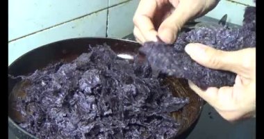 Baharatlı deniz yosunu pişir