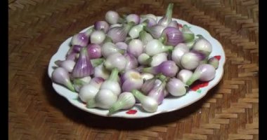 Tabaktaki soğan
