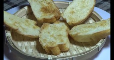 Tabakta bir dilim ekmek