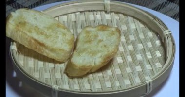 Tabakta bir dilim ekmek