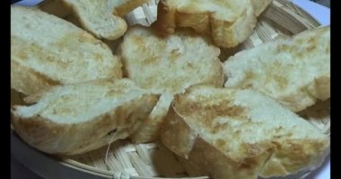 Tabakta bir dilim ekmek