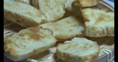 Tabakta bir dilim ekmek