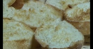 Tabakta bir dilim ekmek