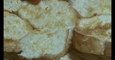 Tabakta bir dilim ekmek