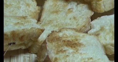 Tabakta bir dilim ekmek