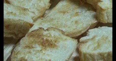 Tabakta bir dilim ekmek