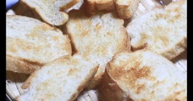 Tabakta bir dilim ekmek