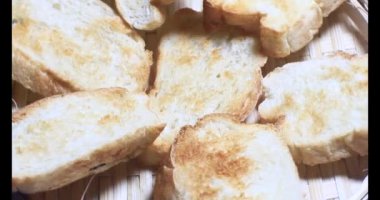 Tabakta bir dilim ekmek