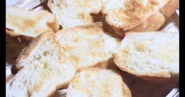 Tabakta bir dilim ekmek