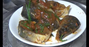 domates soslu balık