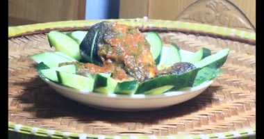 domates soslu balık