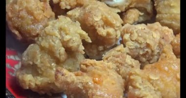 Tabakta kızarmış balık