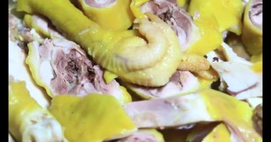 Gemide Haşlanmış Tavuk Kesme