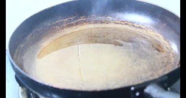 Yumurtalı kızarmış karides.