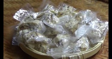 Hindistan cevizli pasta plaka üzerinde