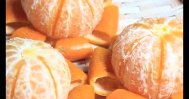 sepetin üzerinde mandalina ve greyfurt.