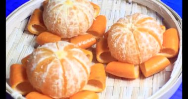 sepetin üzerinde mandalina ve greyfurt.