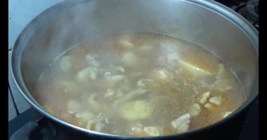 Körili tavuk ve patates.