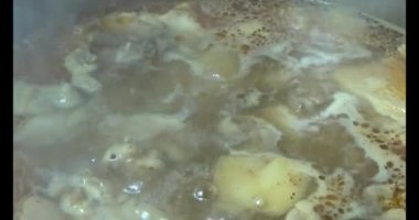 Körili tavuk ve patates.