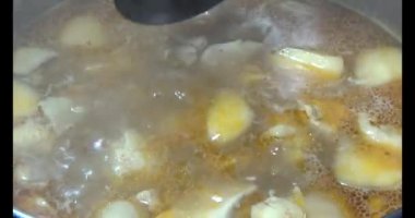 Körili tavuk ve patates.