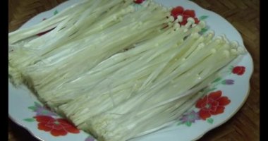 mantar sepeti üzerine