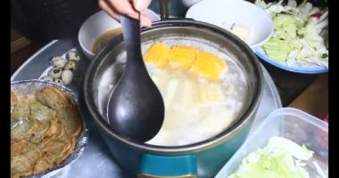 Sebzeli, etli ve balıklı güveç.