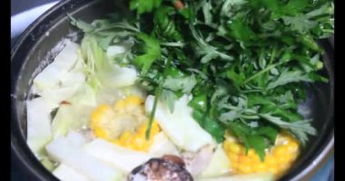 Sebzeli, etli ve balıklı güveç.