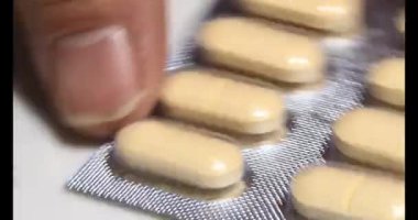 Tabaktaki antibiyotik kapsülü.