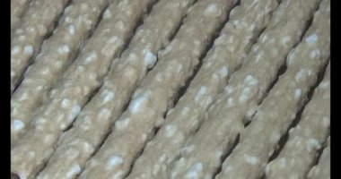 Tabakta patlamış mısır