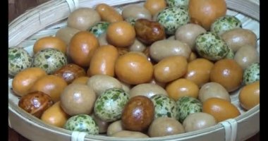 Tabakta kızarmış fıstık.