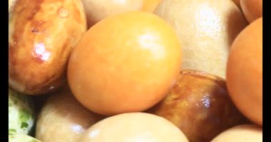 Tabakta kızarmış fıstık.