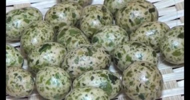 Tabakta kızarmış fıstık.