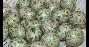 Tabakta kızarmış fıstık.