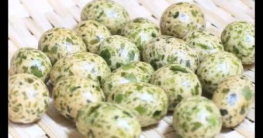 Tabakta kızarmış fıstık.