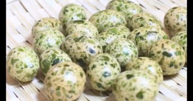 Tabakta kızarmış fıstık.