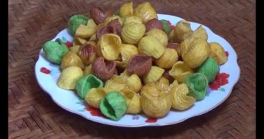 Tabaktaki renkli aperatifler