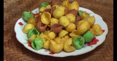 Tabaktaki renkli aperatifler